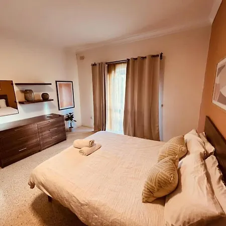 Vakantiehuis Lovely 3 Bedroom In Siggiewi
