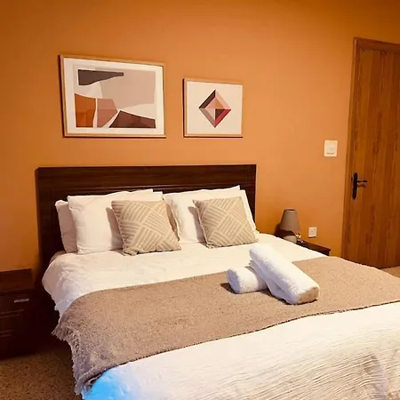 Lovely 3 Bedroom In Casa de Férias *