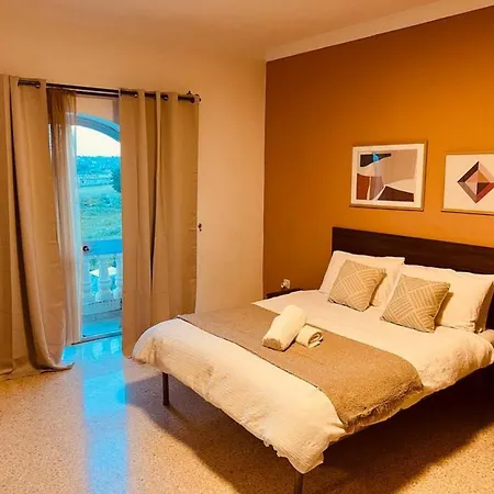 Lovely 3 Bedroom In Casa de Férias *